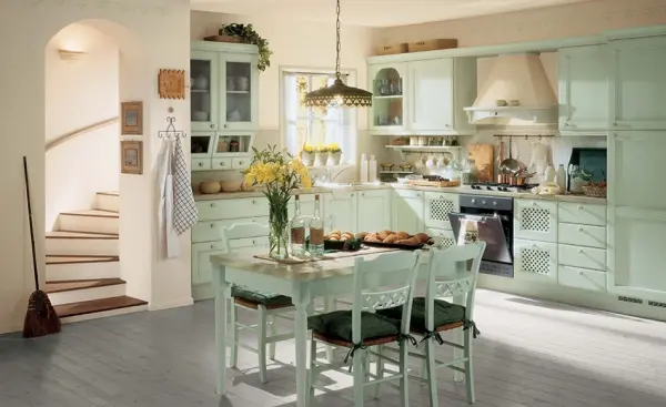 Kitchen and Dining Room: Retro Taste at the Dining Table