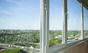 Как выбрать улучшенные стеклопакеты для балкона