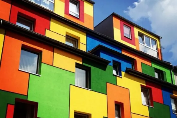 Покраска фасада здания: подробное руководство по выбору краски