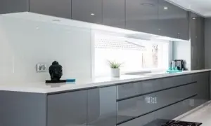 Акриловое стекло в производстве мебели