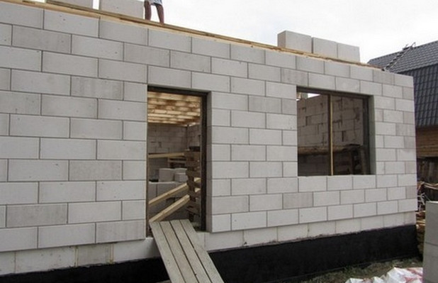 Construction with Foamed Concrete and AAC