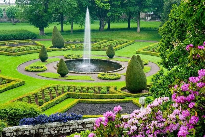 Landscape Greening Styles and Plant Selection