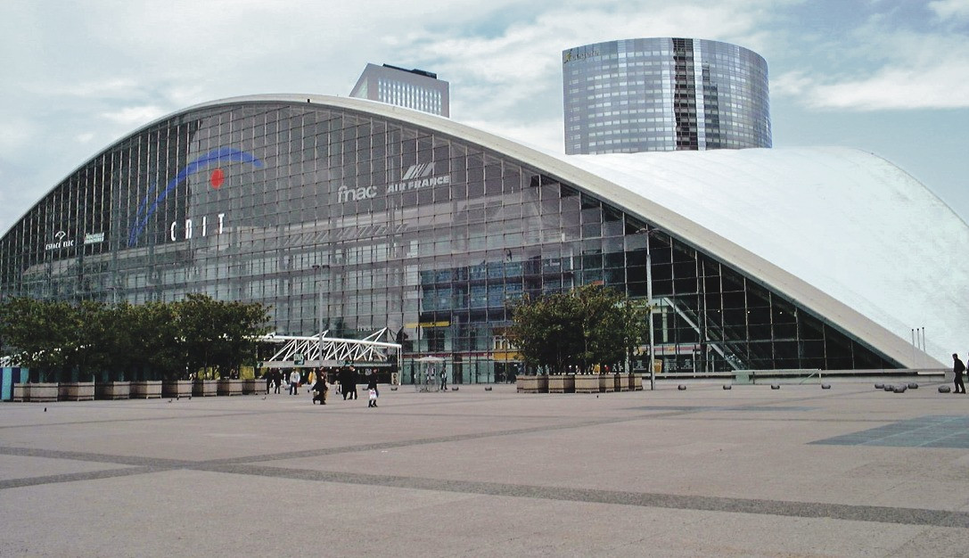 plastic windows measuring 218×50 meters installed at the Paris Industrial Palace
