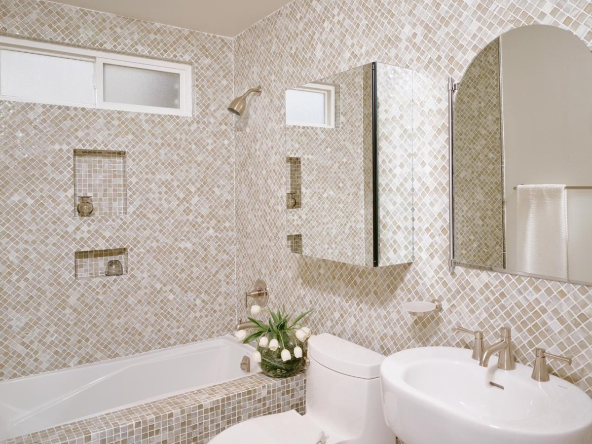 Accent Zones and Bathroom Mosaic Finishing